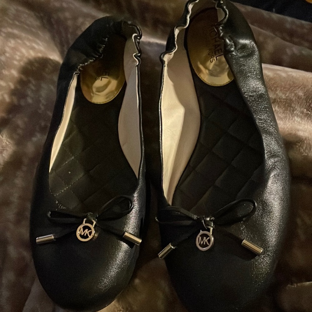 Michael Kors - Melody Toe Cap Ballet Flats Black Women's Gold Logo Size 10